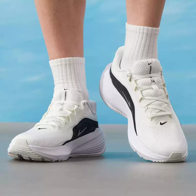 NIKE DOWNSHIFTER 14 Scarpe da  - Lightweight Road Running Shoes recensione e prezzo