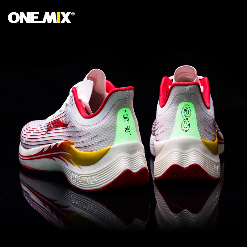 ONEMIX Scarpe da corsa per uom - Reflective Night Running Shoes recensione e prezzo